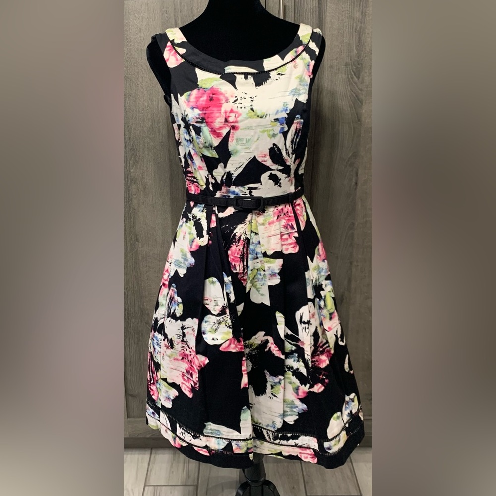 White House Black Market Spring Floral Princess Rockabilly Dress Women's Size 0 - Picture 1 of 14